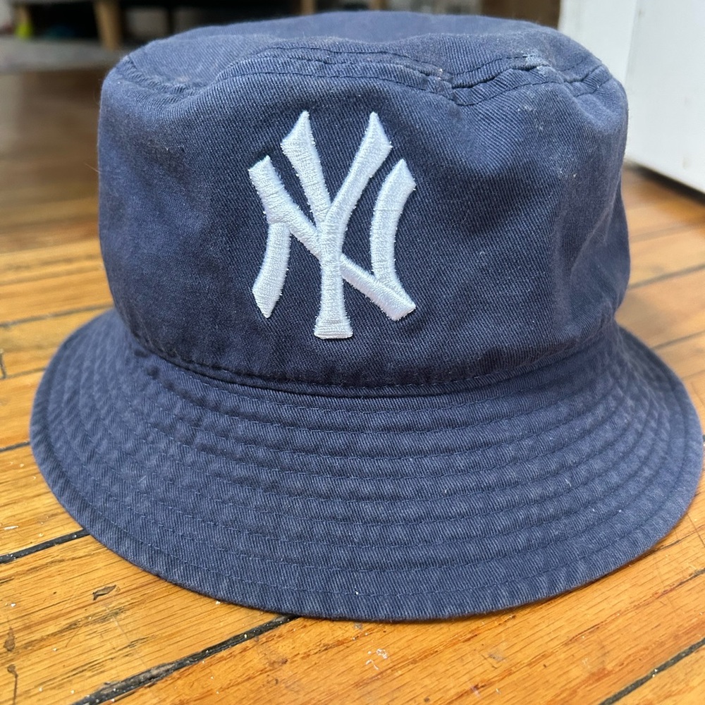 NY Yankees Navy Bucket Hat